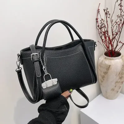 TRENDY CROSSBODY HANDBAG